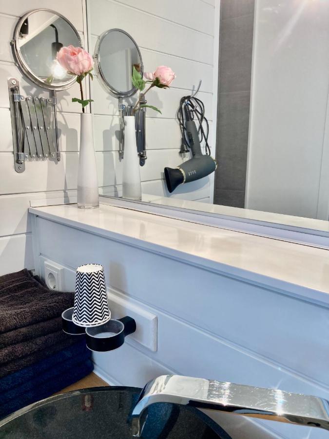 Living At Saarpartments - Adultsonly - Business & Holiday Homes With Kitchen For Long- And Short Term Stay, 3 Min To St Johanner Markt And Points Of Interest Saarbrücken Kültér fotó
