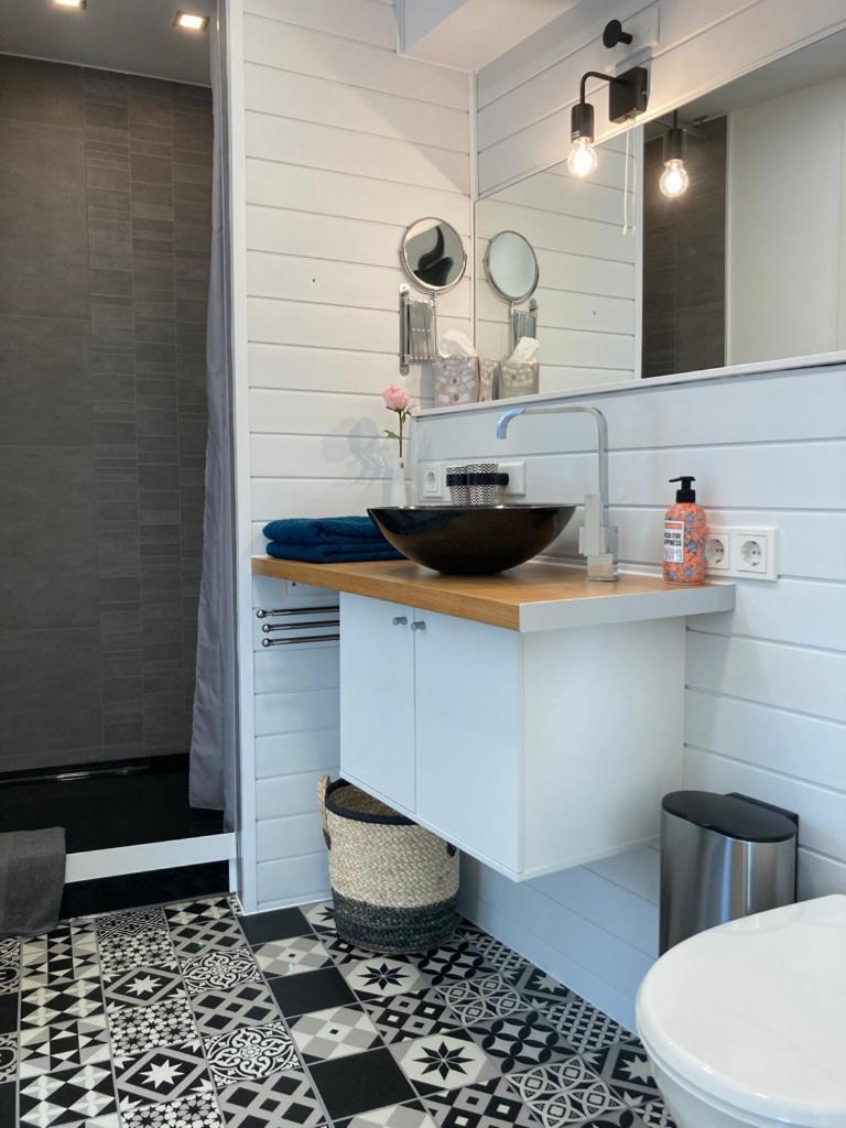 Living At Saarpartments - Adultsonly - Business & Holiday Homes With Kitchen For Long- And Short Term Stay, 3 Min To St Johanner Markt And Points Of Interest Saarbrücken Kültér fotó