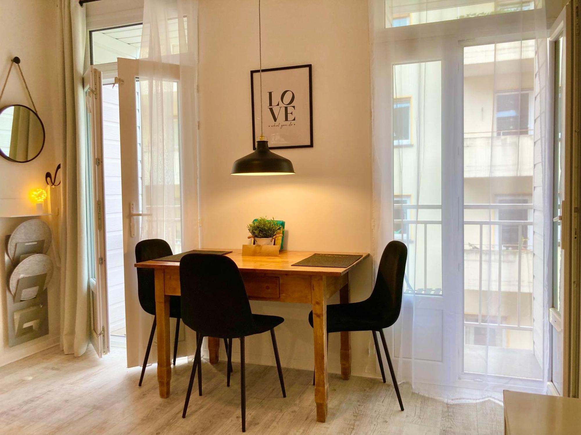Living At Saarpartments - Adultsonly - Business & Holiday Homes With Kitchen For Long- And Short Term Stay, 3 Min To St Johanner Markt And Points Of Interest Saarbrücken Kültér fotó